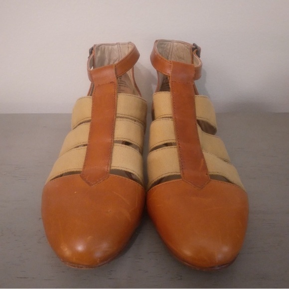 Samantha Pleet 1000 Mile Wolverine Sz 7 Digby
Gladiator Tan Leather Sandal Shoes - Picture 9 of 14